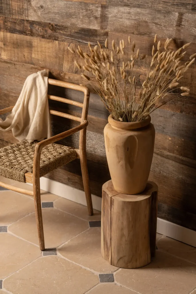 hero1 teak root vase in situ 5